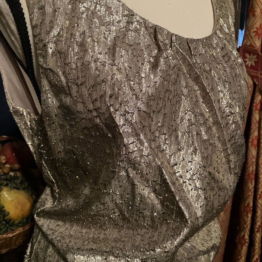 Chicos Gold “Lamé” Sleeveless Shell Sz 2